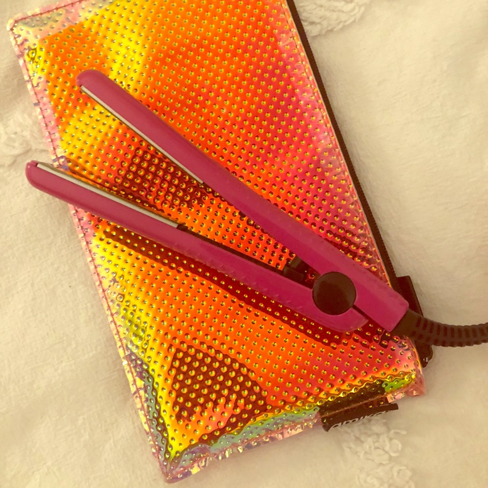 Amika Straightener and Choker Bundle!
